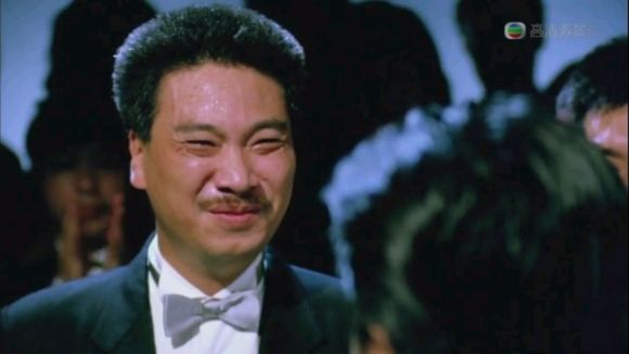 1992年他凭着《天若有情》的演出获得了金像奖最佳男配角奖