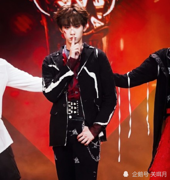 青3余景天带伤演出撑住了c位进步真大