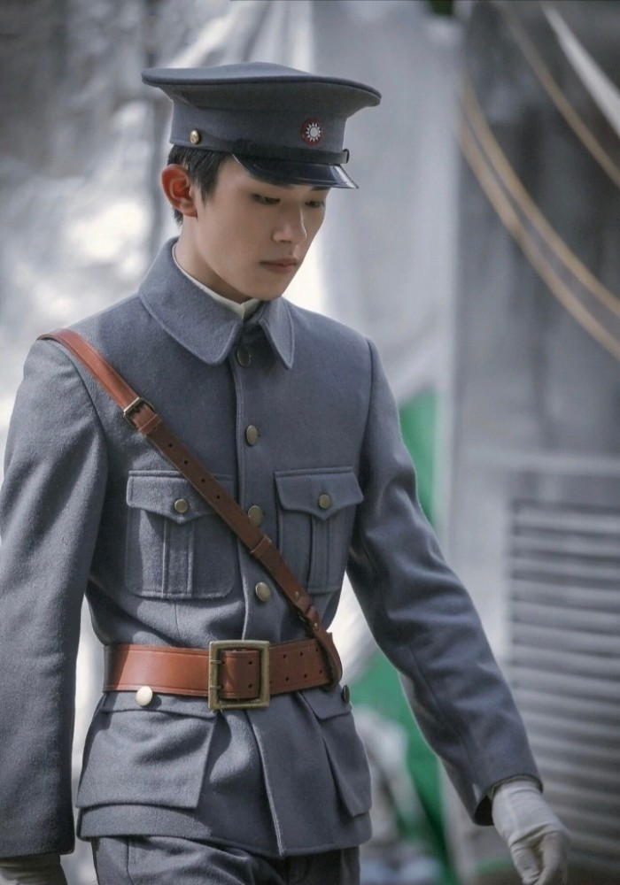 易烊千玺长津湖军装照出炉网友不淡定了请问国家分配对象吗