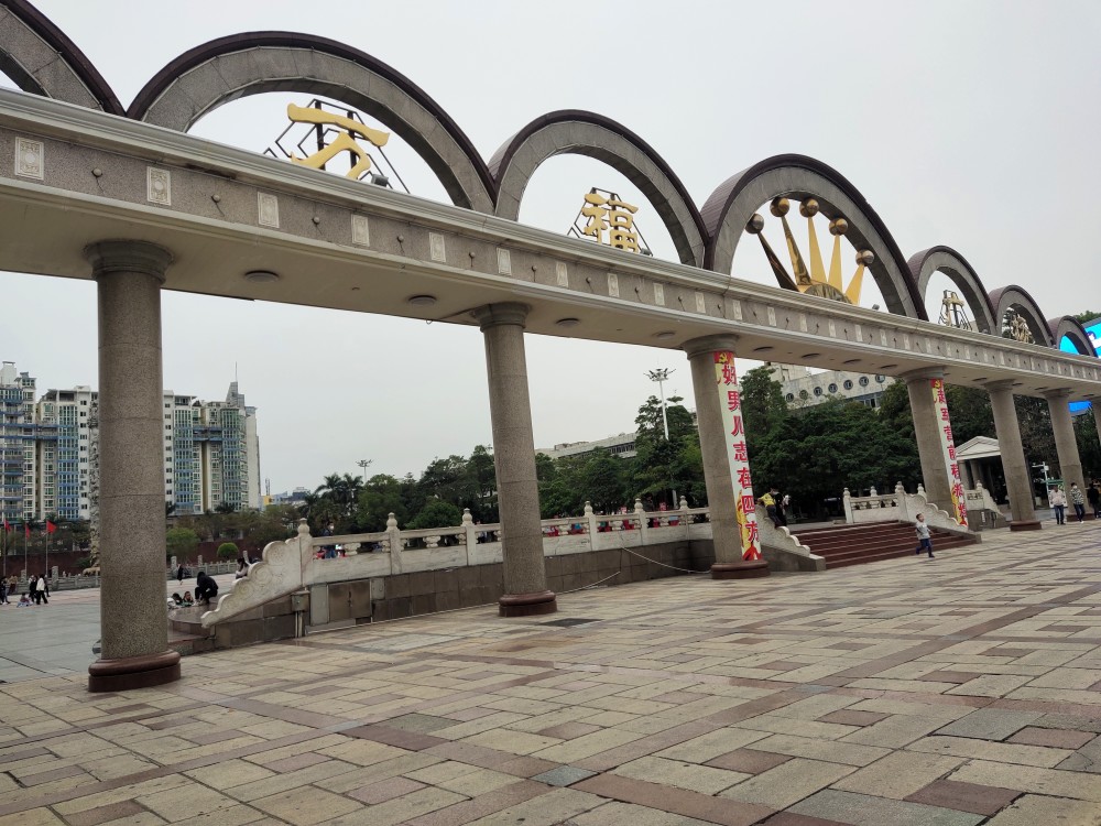 深圳竟然藏着创世界吉尼斯的一大景点-福永万福广场.