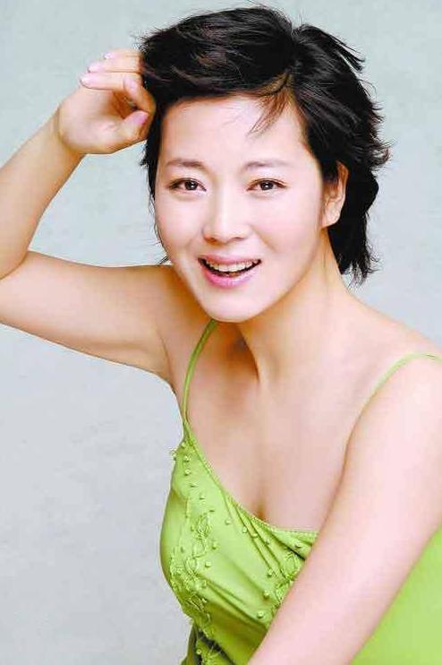 一心想变美的她,在手术过后确实变得迷人了.