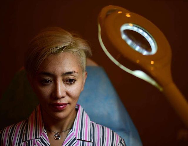 23岁开始模仿梅艳芳一年花几百万整容事业成功得金星点赞