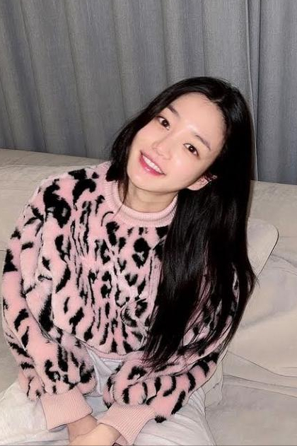 演员李侑菲在拍摄连续剧时不幸受伤,将暂时休息