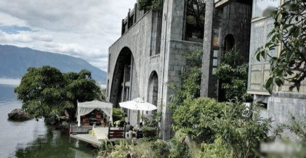 杨丽萍千万海景豪宅曝光 游客被高价门票"劝退"