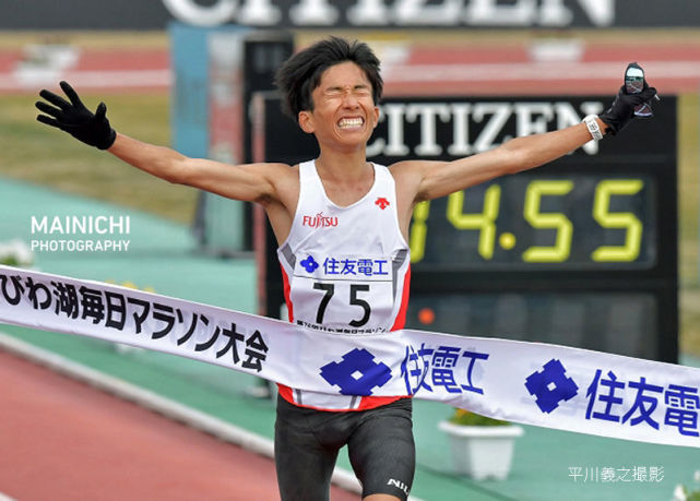 铃木健吾2小时04分56秒!打破大迫杰的日本男子马拉松国家纪录