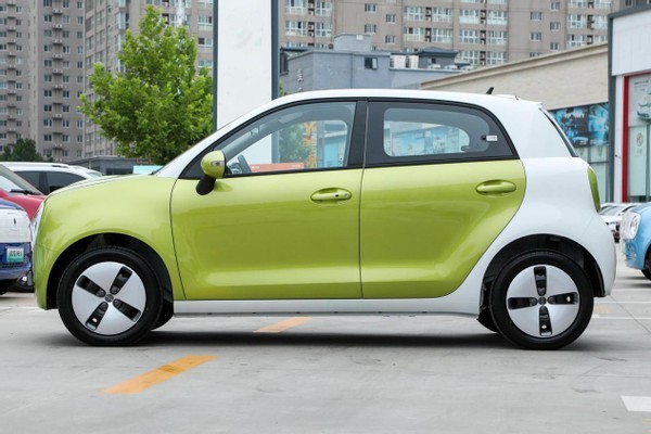 微型车市场中的颜值担当欧拉黑猫外形呆萌适合买菜接送孩子