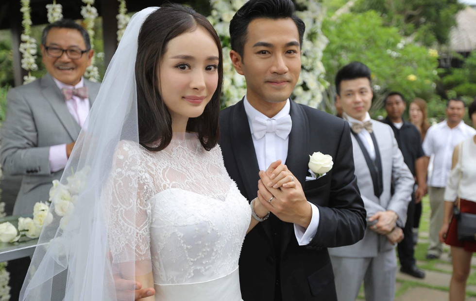 袁姗姗,刘恺威9年后同框,隔着杨幂的关系网,亲密互动毫无芥蒂_腾讯