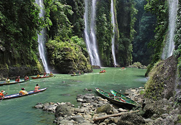 海上邻国菲律宾生活到底怎么样?光鲜靓丽的经济背后隐藏多少血与泪