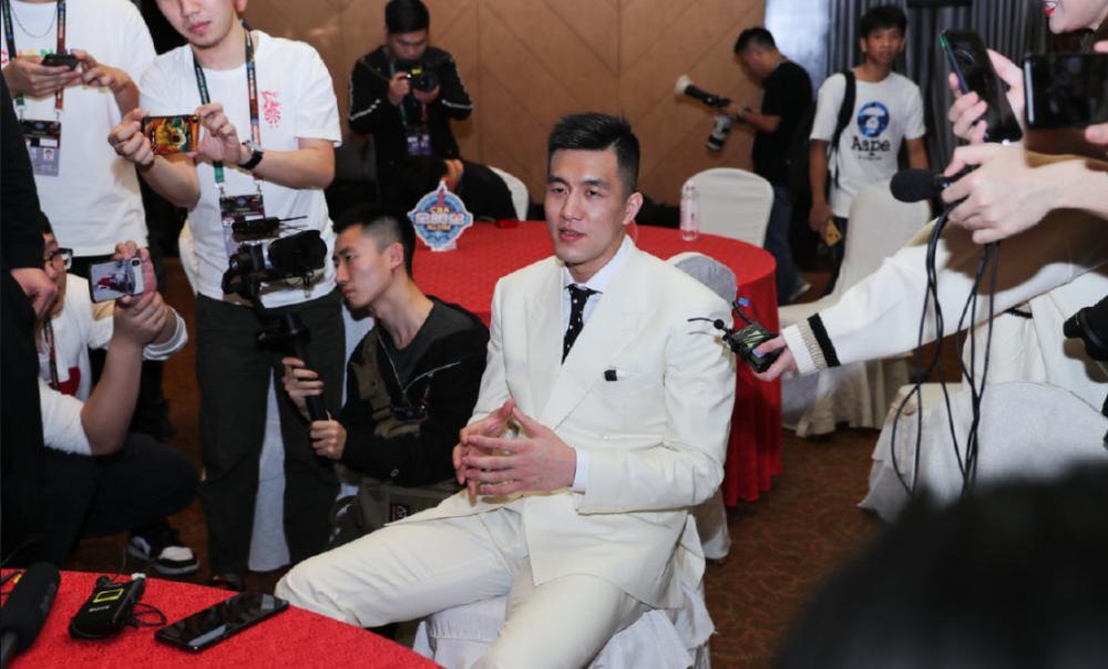 郭艾伦教导学员于德豪秀舞姿cba全明星赛将允许观众进场