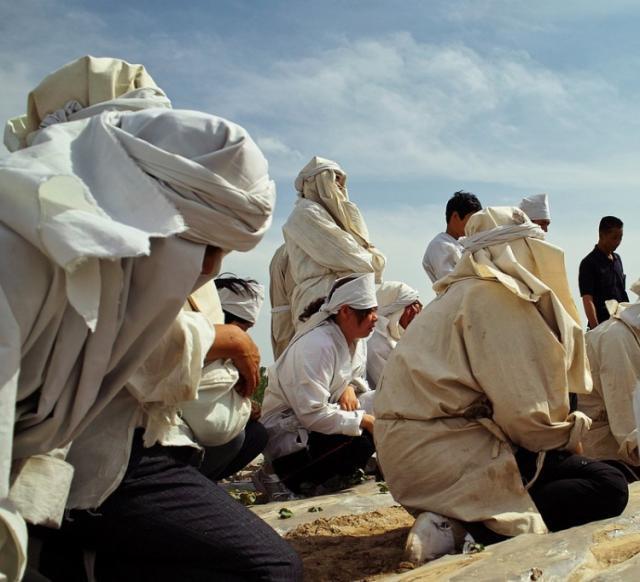 亲人离世,为何要用白布把脸全部盖住?并非迷信,而是有科学依据