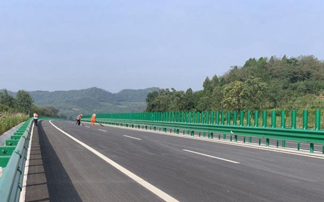 甜罗高速公路全长303.59公里,其中正线279.748公里,正宁联络线23.