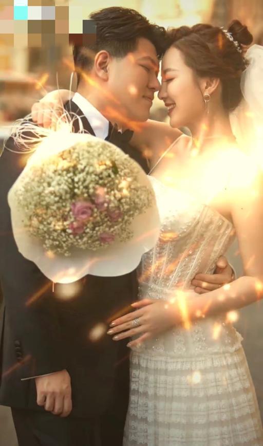 安徽一姐余声晒富商老公!被嘲外貌不般配?晒娃满手金链值一套房