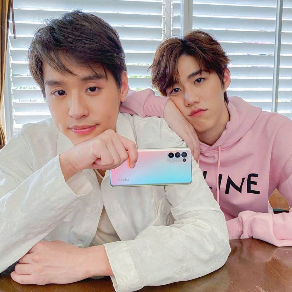 泰国bkpp合体直播拨头发互动太甜英文流利很学霸透露新剧进度