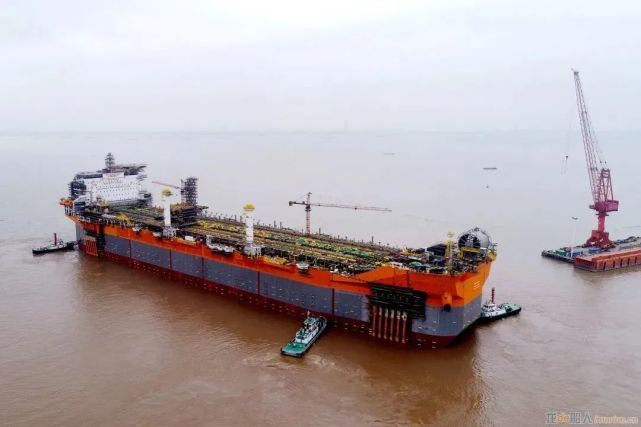 招商局重工(江苏)首艘fpso出坞