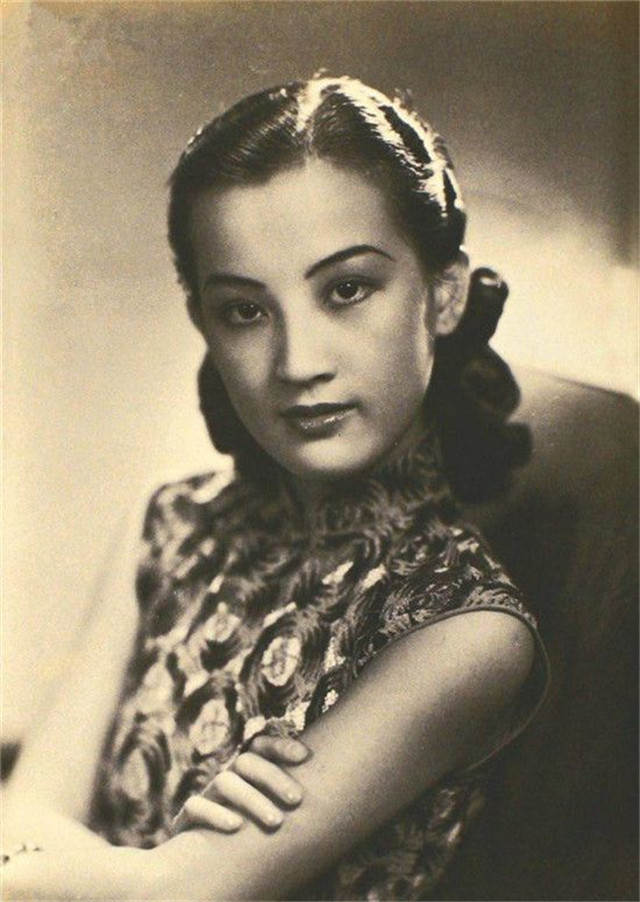 天生美人胚子因太好看3岁被舅舅偷走去世后一组老照片卖218万