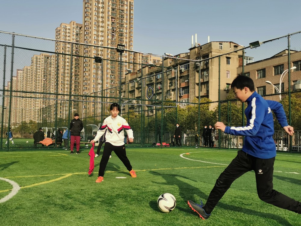 出家门见球门武汉足球文化在社区生枝发芽