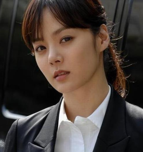 蔡琳韩国早期的人工美女之一现如今婚姻破碎颜值下降