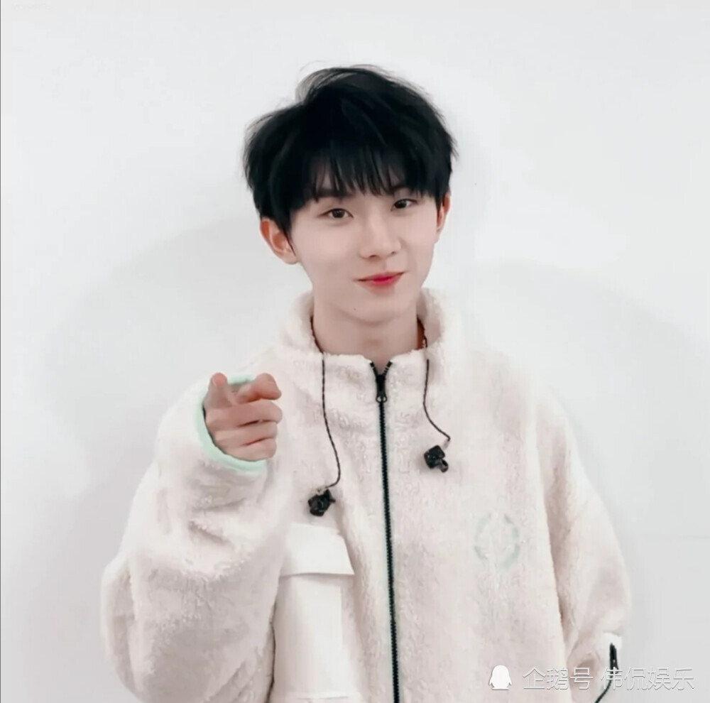 马嘉祺有不少影视表演经验,在电影《相爱相亲》中,马嘉祺与张艾嘉