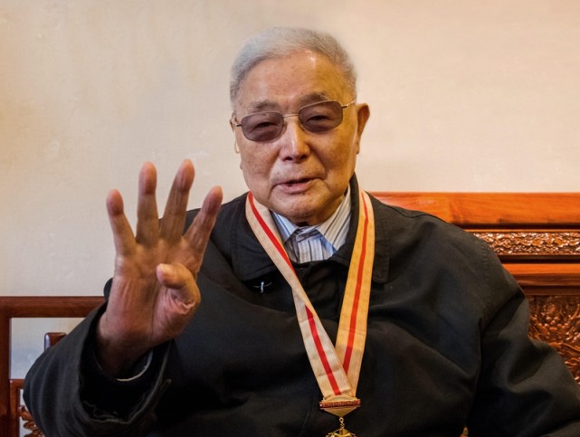 二炮第一任司令员向守志由开国少将晋升为上将活到100岁