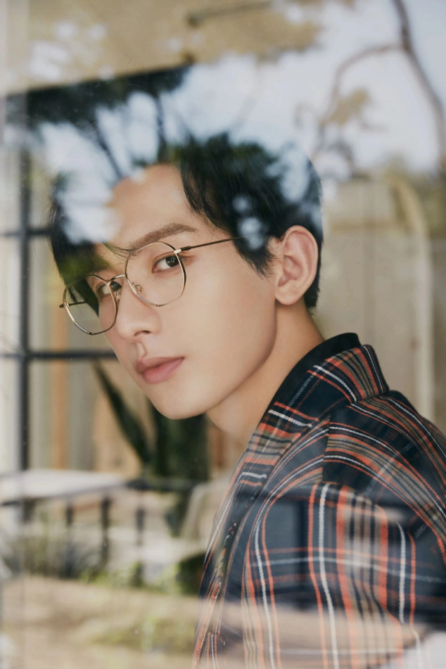 温润儒雅翩翩公子成毅