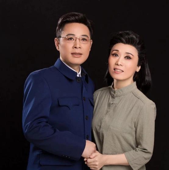 吴琼和赵保乐唱戏暴瘦太多憔悴显老嫁小15岁嫩夫却从不提他