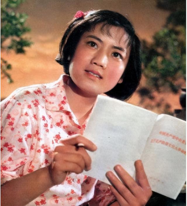 80年代女神李秀明曾美过刘晓庆不拍戏卖薯片身家过亿