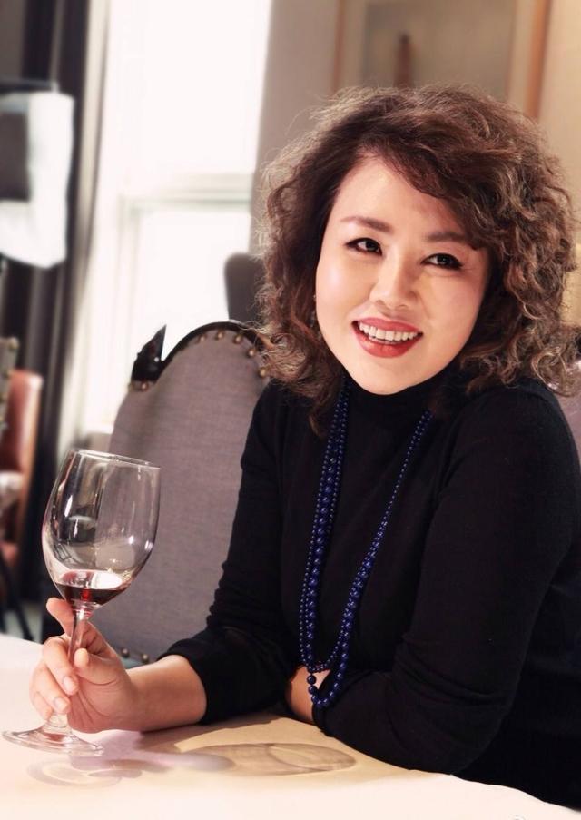 原央视名嘴方静,被曝出是专业间谍,今已客死他乡5年_腾讯新闻