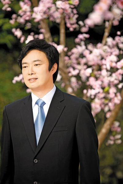 女友是日本人,恋爱的时候费玉清对她十分伤心,甚至可以为了她,放弃