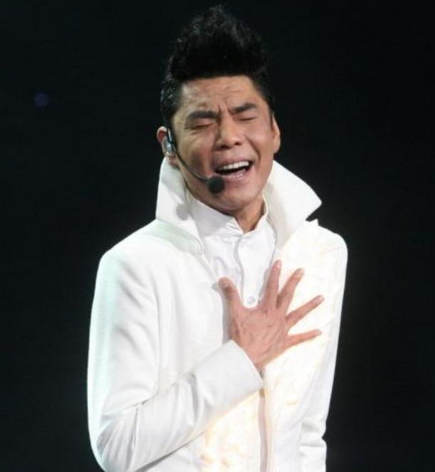 高开低走屠洪刚3段婚姻3个娃那英曝他的黑料事业难峰回路转