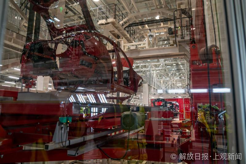 走进上海特斯拉超级工厂：总裁坐在生产线旁，每颗螺丝都可追溯