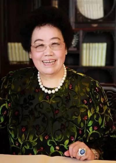 迟重瑞34岁因唐僧风靡全国38岁娶富婆67岁拒绝500亿遗产