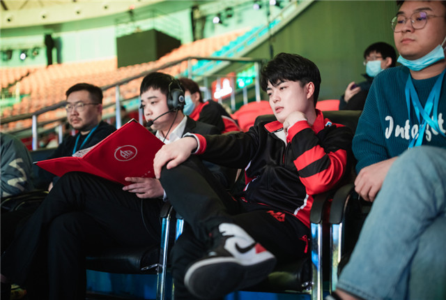 汤汤回应离队原因称留队打不上比赛预测ag今年必定夺冠