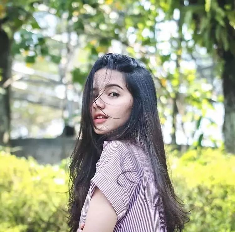 印尼一小姐姐颜值碾压一线网红,究竟长啥样呢?