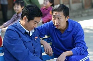 余华《兄弟》|有男人样的宋刚,说到底还是没保护好心爱的林红,男默女