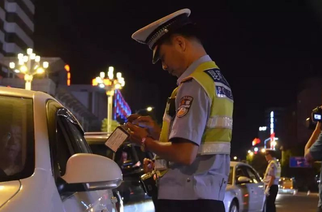 喝酒後過多久才能開車?交警:一定要過了這個時間,否則必算酒駕