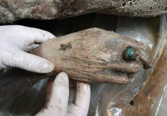 江苏挖出圆脸贵妇,2000年皮肤如新,容貌复原后网友:绝世美颜