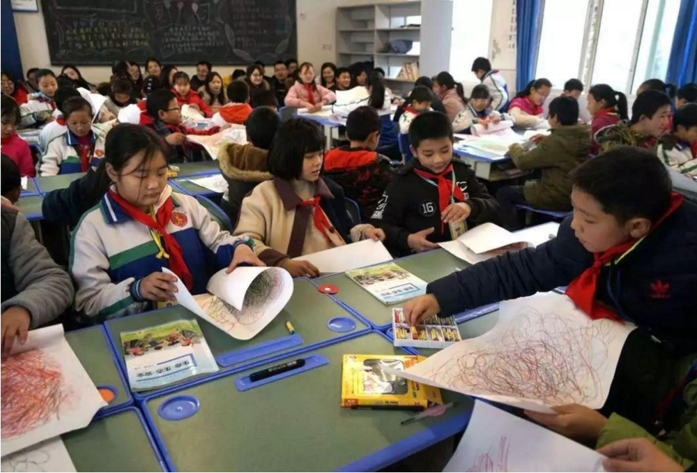 为解决家长接送学生问题将在3月1日起江苏全面启动课后服务