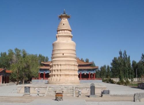 民国二年(1913年)以县城东南的"金塔寺"取名金塔县.
