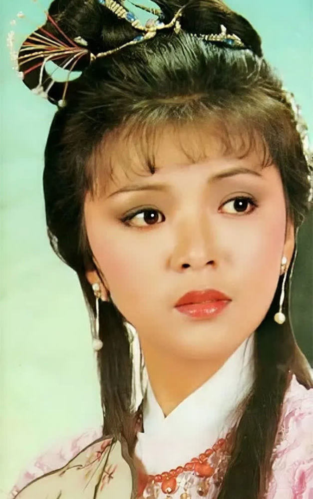 59岁陈玉莲近照曝光,略显苍老但气质依旧,曾令周润发迷恋多年_腾讯