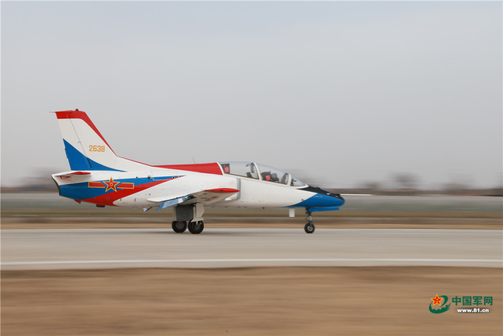 我们单飞了!低空飞行练就过硬本领