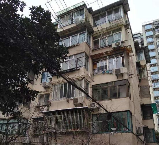 周家嘴路(长隆住宅小区)内杨浦区长阳路2087弄本标的坐落于起拍时间