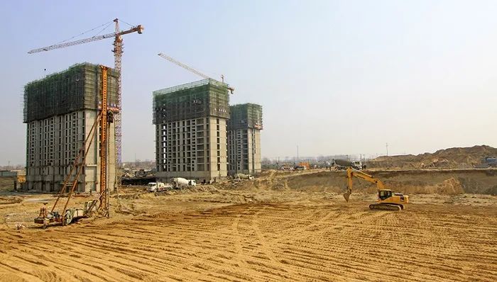 "集中供地"加速地产寡头化?