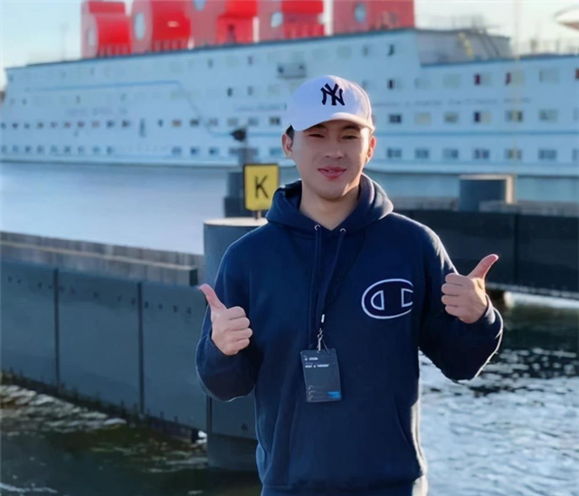 高考复读只考上三本,毕业后拿200万年薪,华为天才少年的启示