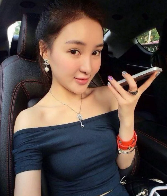 郭美美浪荡往事名字很美可惜却是假名