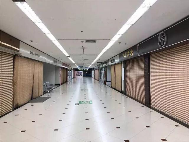 又一怪象发生:大量门店倒闭,满大街都是药店和房产中介_腾讯网