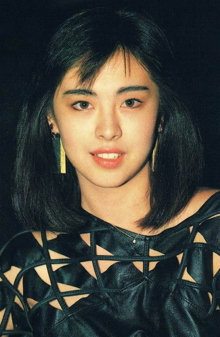 王祖贤爆28年前旧照悼念吴孟达网友鼻头发酸有2位不在了