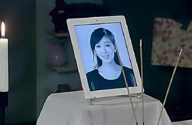 还有《爱情公寓》里的娄艺潇饰演的"胡一菲",也曾这样牺牲自己的形象.