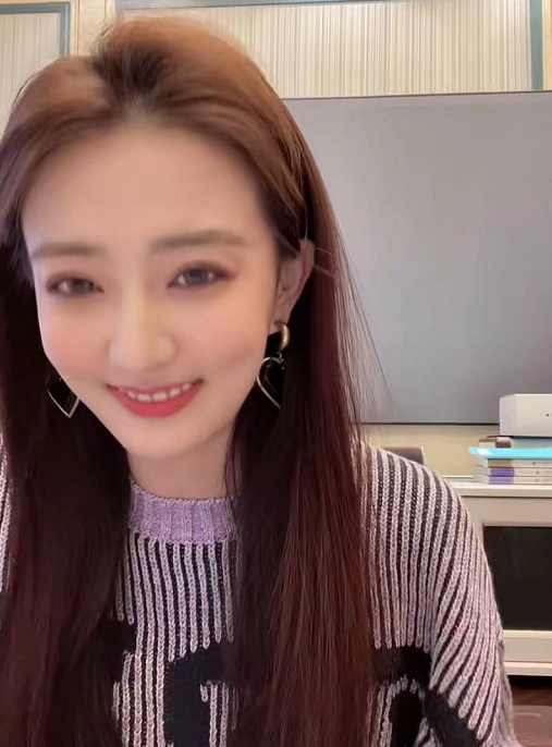 徐璐晒"天价"梳子,一把要上千元,买完就后悔直呼:冲动是魔鬼