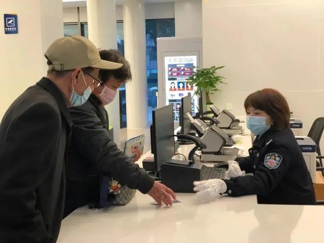 优先办理专属服务上门办证老年人出入境办证不再愁