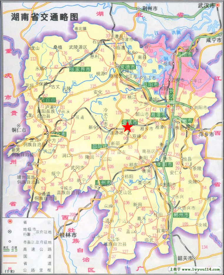 学校坐落于湖南省重要交通枢纽娄底市的中心城区,交通便捷,有多条高速